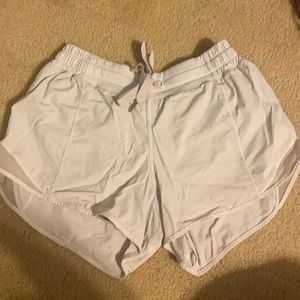 White lulu hotty hots size 6